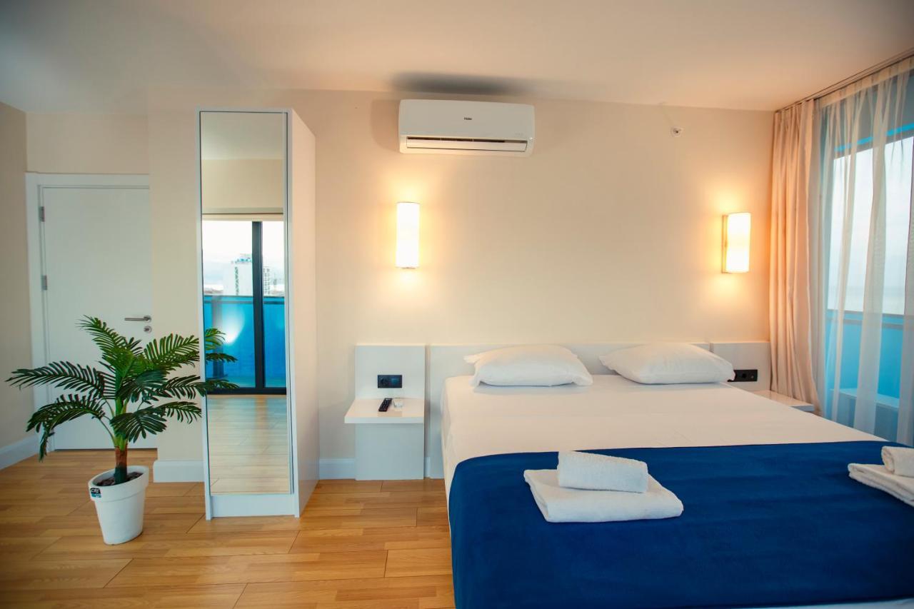 Panorama Orbi City Center Suite Sea View 巴统 外观 照片