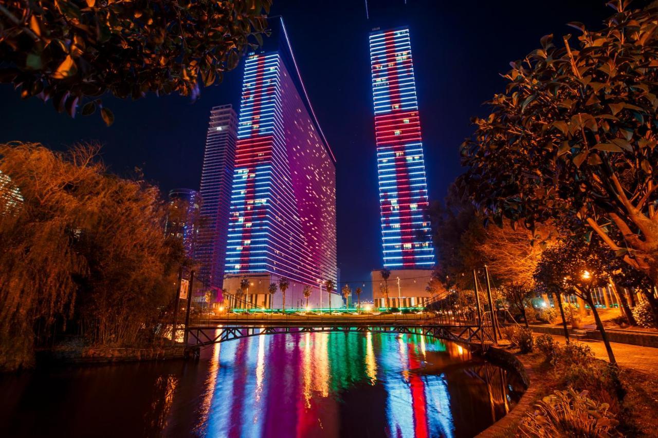 Panorama Orbi City Center Suite Sea View 巴统 外观 照片