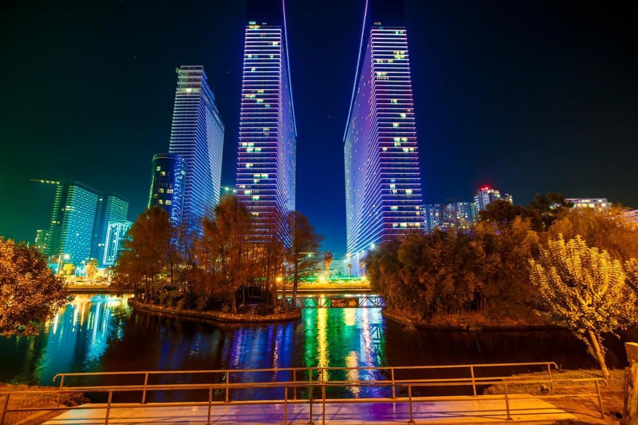 Panorama Orbi City Center Suite Sea View 巴统 外观 照片