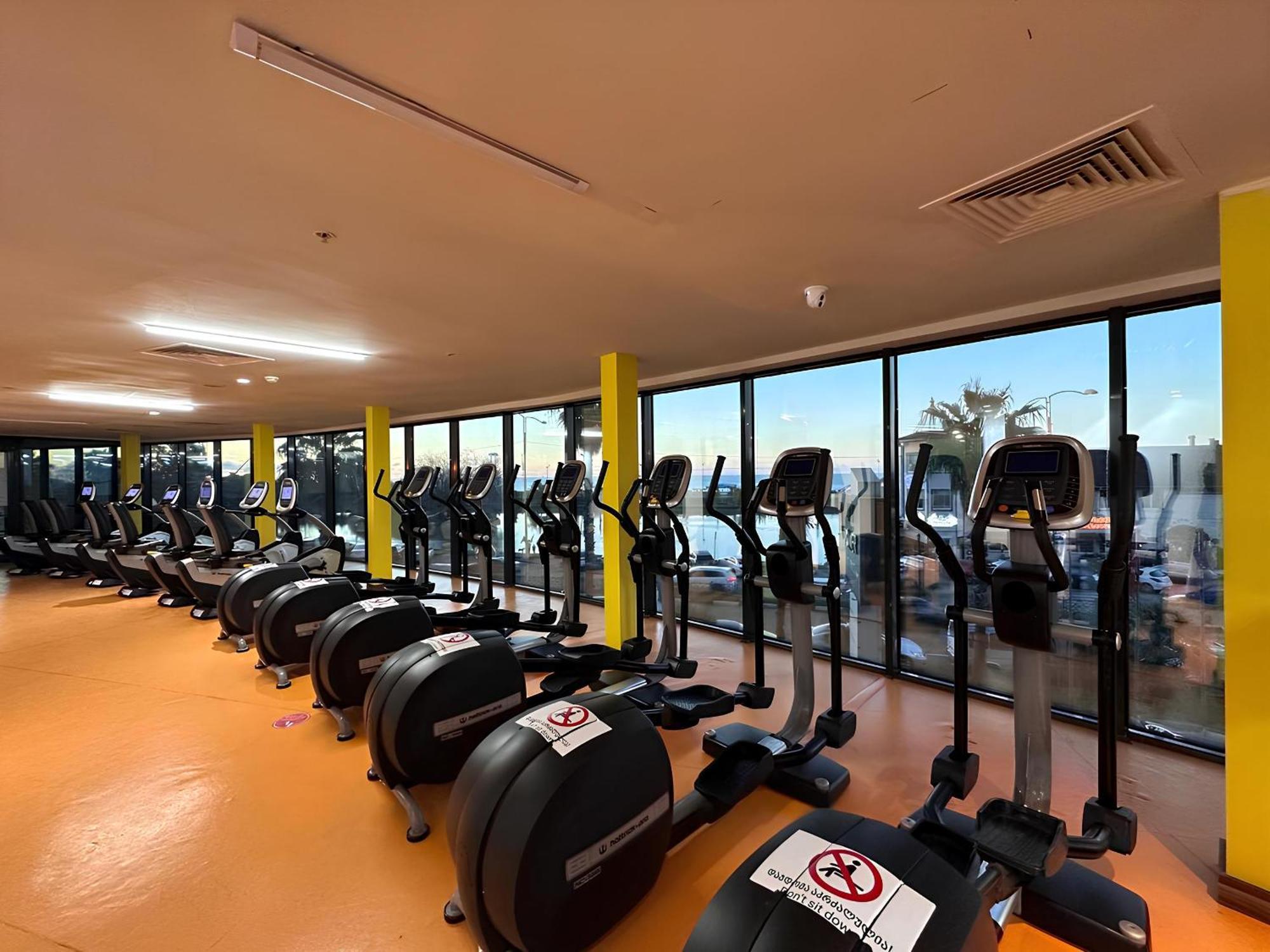 Panorama Orbi City Center Suite Sea View 巴统 外观 照片